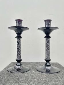 Coppia di candelieri in vetro ametista scuro con inclusione foglia d’argento.Vetreria Artistica Gambaro & Poggi.Murano.