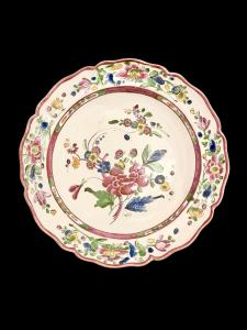 Majolica plate with floral decoration in 'peony' style, third firing. Casali and Callegari manufacture. Pesaro.