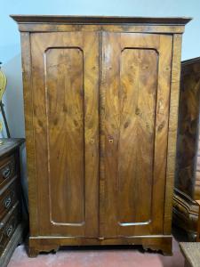 Schrank A2 Türen 150 × 70x 220 Höhe