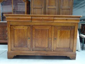 Credenza cappuccina a tre porte in noce massello Luigi Filippo 1850 Francese