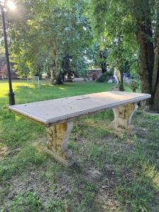 Elegante tavolo veneziano in marmo d'Istria - 254 x 95 cm