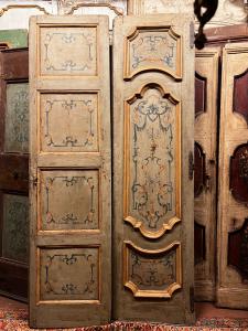 PTS915 - N. 3 double-leaf painted doors, 18th century, slightly different sizes - Foto 8