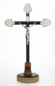 Crocifisso in argento su croce in legno ebanizzato, Genova fine secolo XVIII inizi XIX
