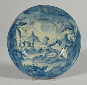 White and blue majolica plate - Coat of arms of Savona, early 18th century