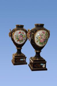 Pair of large Parisian vases from the 1800s in decorated blue porcelain