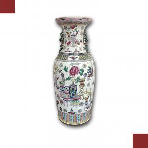 VASO DE PORCELANA POLICROMADA CHINESA, SEGUNDA METADE DO SÉCULO XVIII