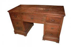 Scrivania italiana con 7 Cassetti in legno di Noce