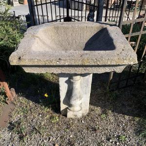Lavandino in pietra 