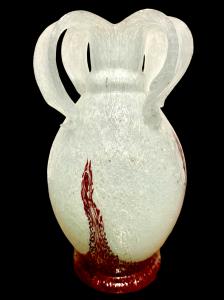 Vaso in vetro pulegoso con quattro anse. Manifattura di Emanuel Beranek.Repubblica Ceca.