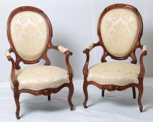 Par de poltronas francesas antigas do século XIX em estilo Luís Filipe