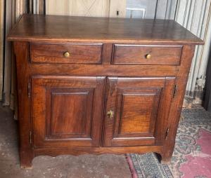 ARM226 - Credenza in legno con due ante, misure cm L 107 x H 92 x P 49  