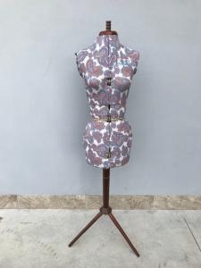 French Tailor's Mannequin - Preserved_car 2619