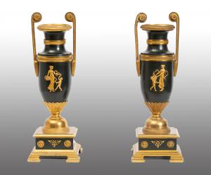 Coppia di Vasi/Cassolette antichi Direttorio in bronzo dorato e bronzo patinato. Periodo inizio XIX secolo.
