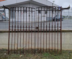 Double leaf gate