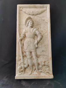 Magnifico altorilievo in Marmo di Carrara - San Giorgio ed il Drago - Su ispirazione del dipinto del Mantegna - 85 x 40 cm