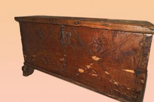 Cassapanca italiana del 1700 in legno di castagno 