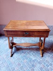 Work desk