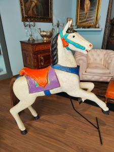 Bellissimo cavallo da giostra