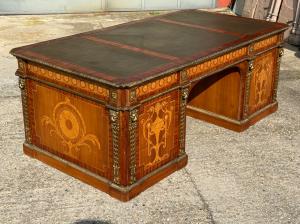 Majestic Parade "Thomas Chippendale" Desk - Early 20th Century Museum Copy