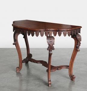 Consola de nogal, Italia, siglo XVIII