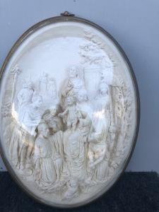 Basrelief aus Meerschaum (Magnesit) mit Darstellung der Präsentation Jesu im Tempel. Signatur: E. Cassier. Frankreich.