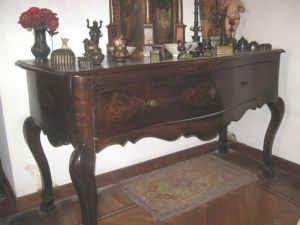 Piedmontese console table in inlaid walnut