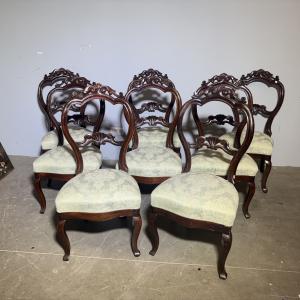 Antico gruppo di 8 sedie noce L. Filippo 1860 ca . Grande qualità . 
