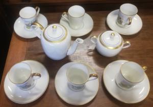 Set of six cups.
