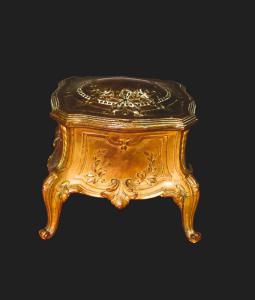 Jewelry box