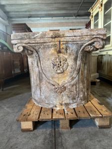 Pozzo veneziano in marmo 90x90x83H