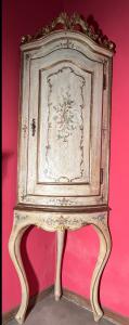 Lackierte Eckvitrine - Venedig - 1750/1760