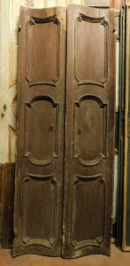 PTI745 - Particolare porta in legno di noce, mossa, misure cm L 80 x H 205 