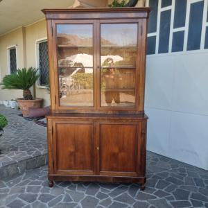Bibliothèque vitrine en noyer du Veneto du XIXe siècle
