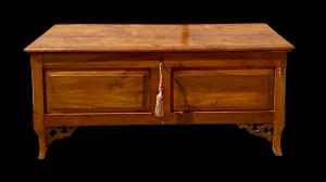 Cassapanca in legno massello di noce.Periodo Luigi XV.