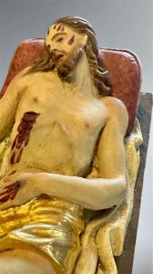 Urna devocional com Cristo Deposto em terracota policromada – século XIX - Foto 6
