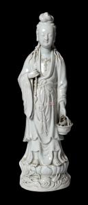 Estátua de porcelana branca chinesa do século XIX