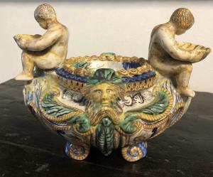 Saliera in maiolica, Urbino XVI secolo
