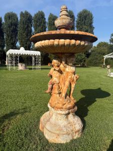 Gusseisenbrunnen 140x240h