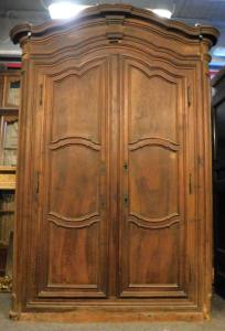 arm154 - carved walnut wardrobe, 18th century, measures cm W 202 x H 288