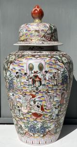 Grande vaso chinês (potiche) em cerâmica policromada.