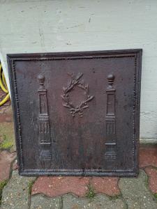 Placa de lareira em ferro fundido