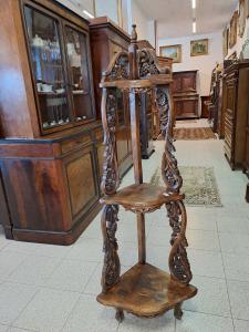 Etagere angular