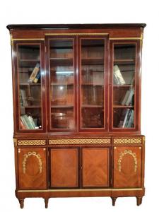 Wunderschönes elegantes Bücherregal/Vitrine aus dem Frankreich des 19. Jahrhunderts im Louis-XVI-Stil