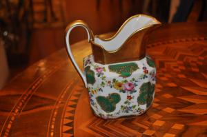 Jarro de porcelana pintado