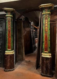 DARS692 - Pair of polychrome decorative columns with gilded finishes, 18th century, dimensions cm W 50 x 50 x H 265