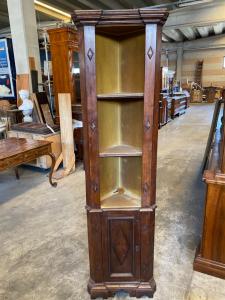 Eckvitrine aus Nussbaum 56x205h Ecke40