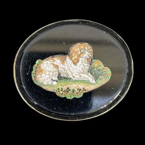 Oval micromosaic brooch with dog figure and low gold border. Rome.