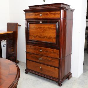 Secretária Biedermeier em mogno e pena de mogno com incrustações internas