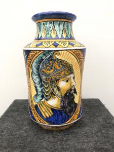 Majolica vase decorated in the style of Raphael with a medallion depicting a warrior. Bernardino Pepi manufacture. Siena.