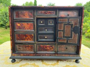 Cabinet/money chest